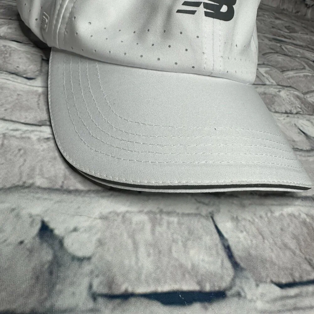 NWT New Balance Men's 6 Panel Pro Run Hat One Size (WHITE) (LAH41002)